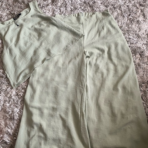 Amazon Pants and Top Set - Picture 1 of 1